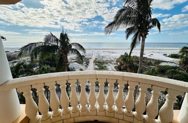 St Pete Beach Don Cesar Beachfront Hot Tub