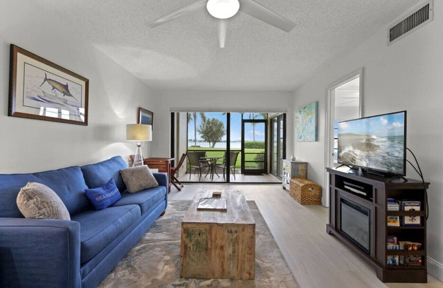 St Pete Isla Casa C-103 2/2 Bath Amazing View!