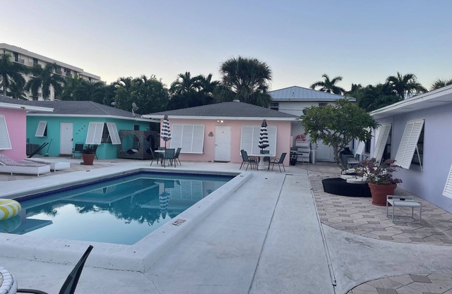Standalone 1/1 Apartment Across From Beach and Next to Pool