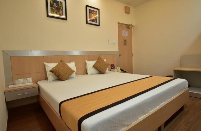 Standard Single Room - Hotel Ramida Suites At Delhi Airportnn