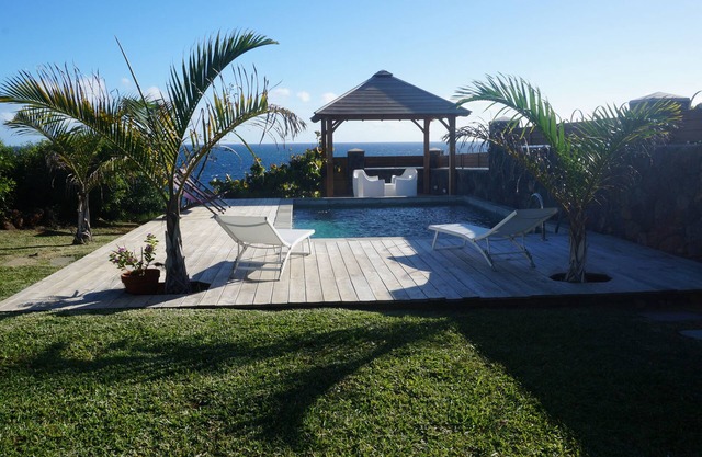 STANDING VILLA BY THE SEA