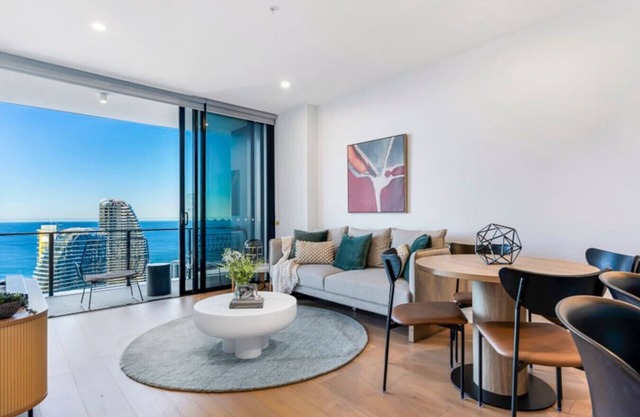 Star In The Sky Broadbeach - Stunning Ocean Views