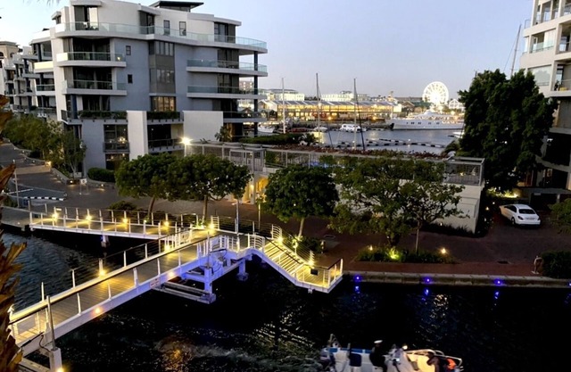 Stay in Style: Waterfront Marina, Gulmarn