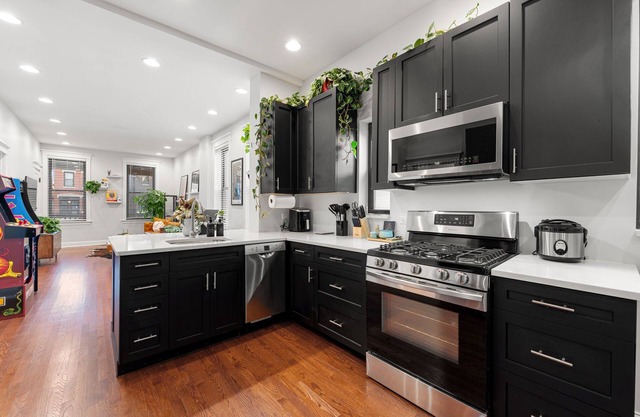 Stay & Play: Your Arcade Adventure Awaits!