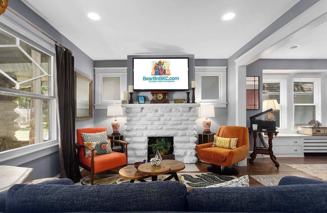 Stay & Relax|Near KU|30+ Day Stays Only|Hot Tub