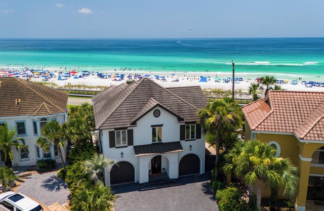 Stellar Beach Views Pool Bikes! Pet Friendly! Fall and Holiday Availability!