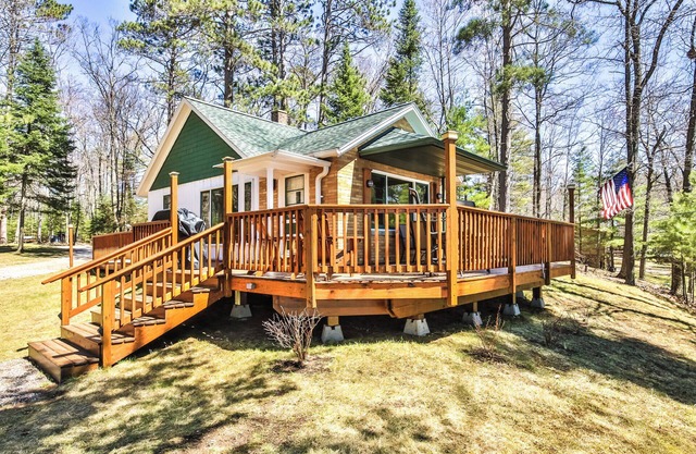 Stepaway Vacation Rentals-Uncle Bill's Lake House