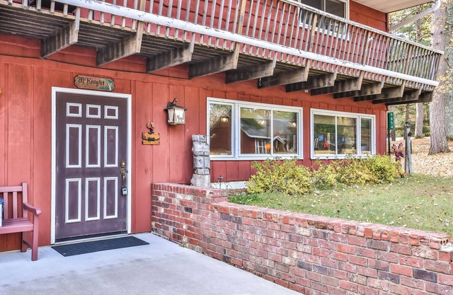 Stepaway Vacation Rentals- Moose Lodge