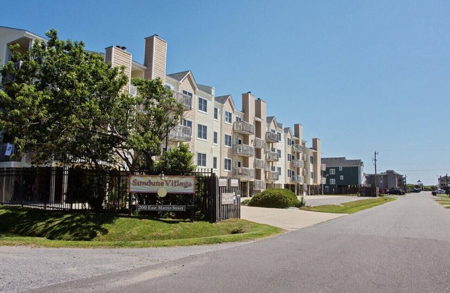 Steps away from the ocean! Condo in Kill Devil Hills.