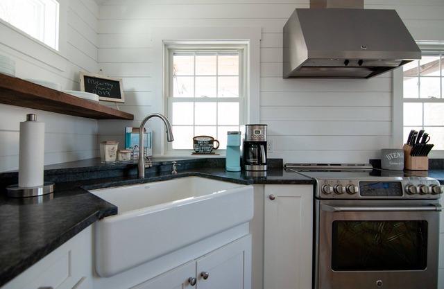 Steps from secluded beach at Hoyt Neck - 3/2, short drive to KPT and GRB.