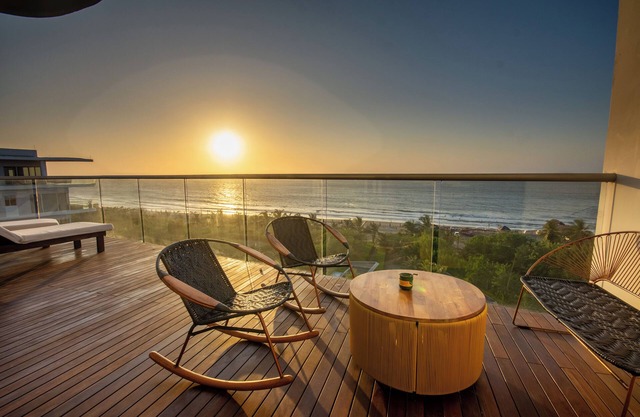 STEPS FROM THE BEACH PENTHOUSE