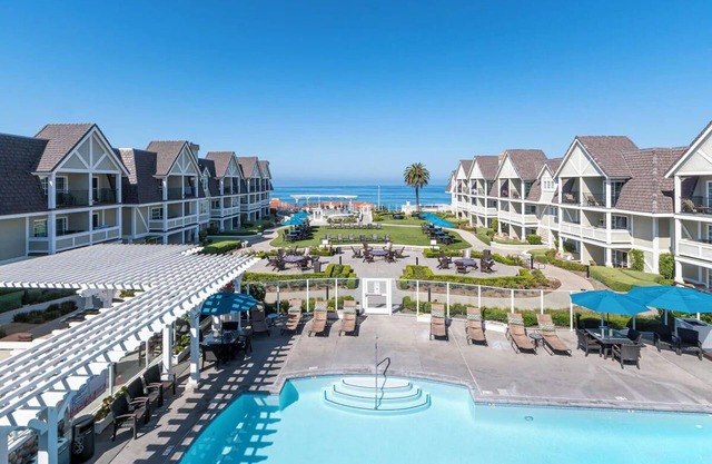 Steps from the Sand! 2 Relaxing Units, Outdoor Pool, Free Parking!