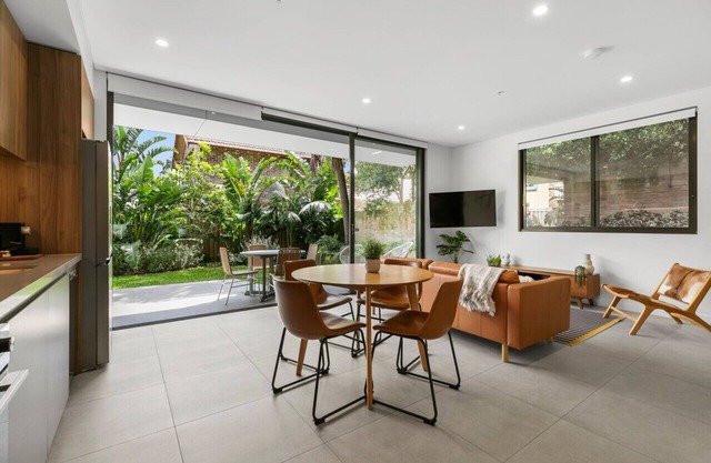 Steps from the Shore: Coogee Luxury Beach Living 1