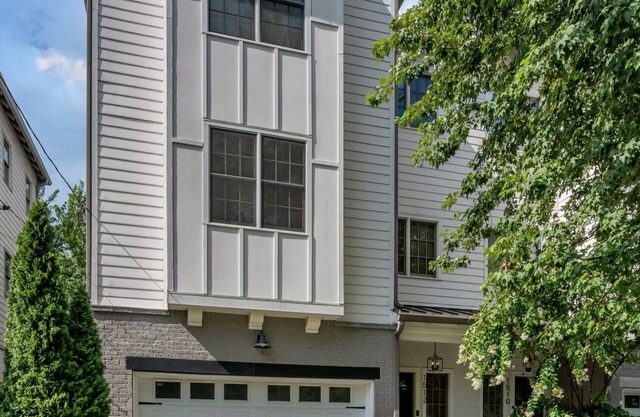Steps to 12 South 3-bedroom townhome, walk to coffee, restaurants, shopping, etc