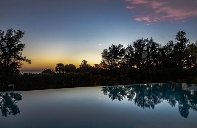 Steps to Beach-Full gulf views infinity pool-EXQUISITE! Ask @ summer specials!