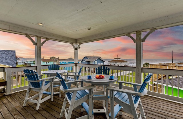 Steps to Bermuda Beach, Gulf Views, 2 King Suites