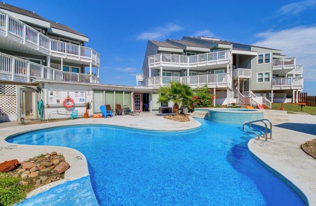 Steps to Shore: Condo w/Balcony in Port Aransas