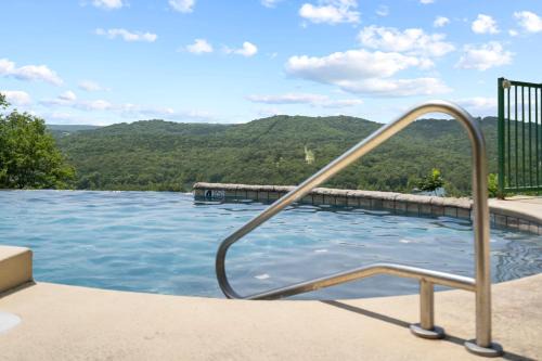 Stone Cliff Relaxation with Resort Amenities