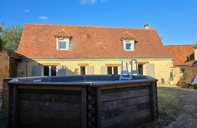 Stone house, 3bed, 6pers, fenced garden and swimming pool in the heart of Périgord Noir