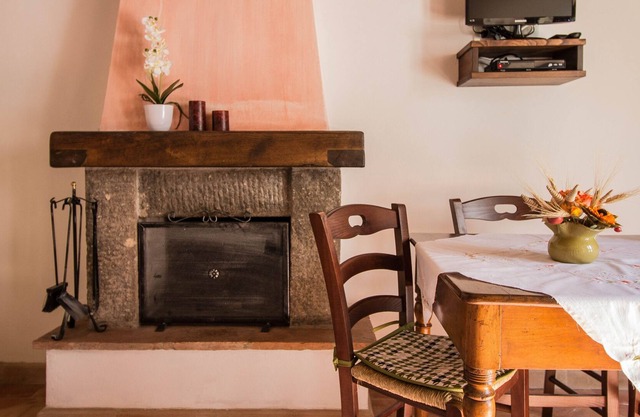 Stone house near Saturnia