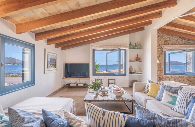 Stone villa on the sea – Villa Can Cuarassa