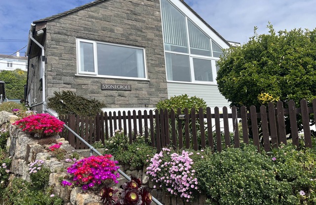 STONECROFT, pet friendly, character holiday cottage in Praa Sands
