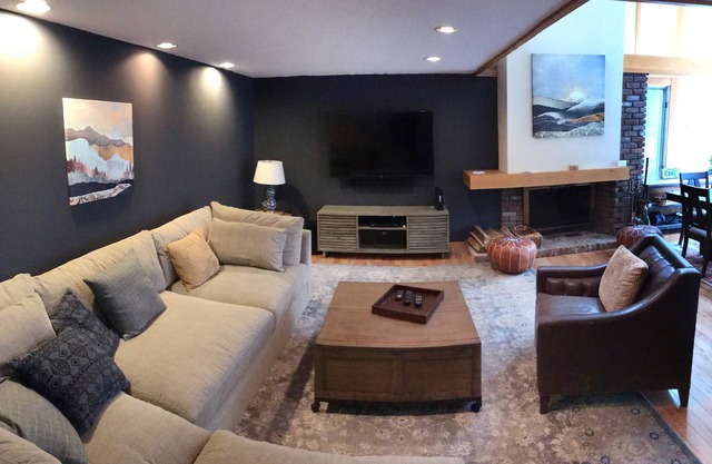 Stratton 4 bed (3 plus loft and basement sleeping) with Shuttle & Rec Room