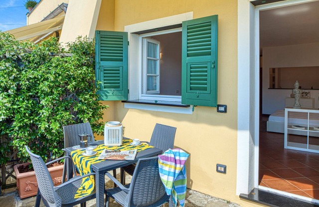 Strawberry - Charming little apartment with panoramic terrace in Levanto, Cinque Terre