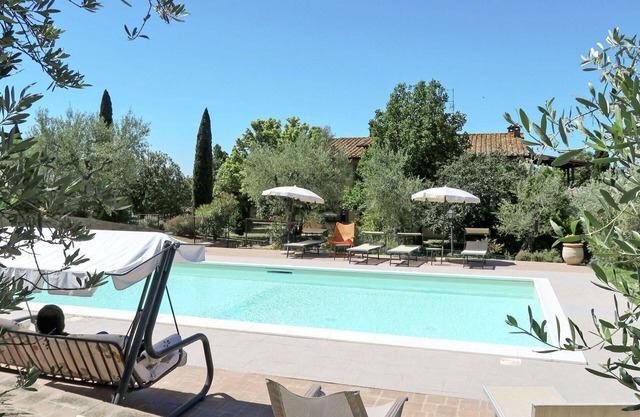 Stunning private villa for 6 people with hot tub, private pool, WIFI, TV, patio and pets allowed