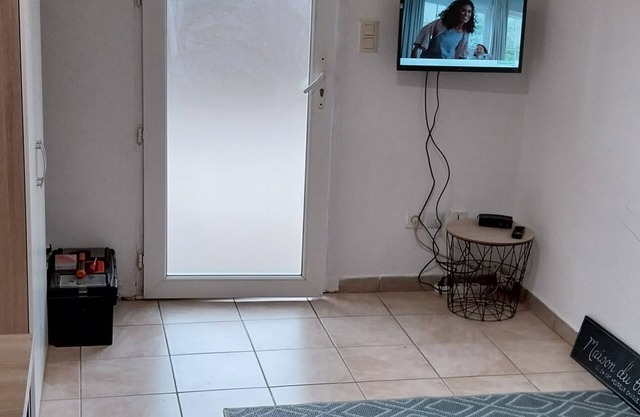 Studio Climatisé Avec Extérieur 8 km de la mer