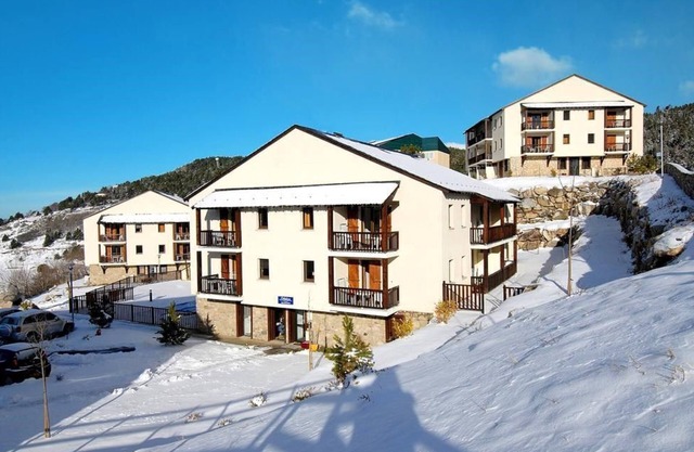 Studio équipé et au calme, Casiers à skis