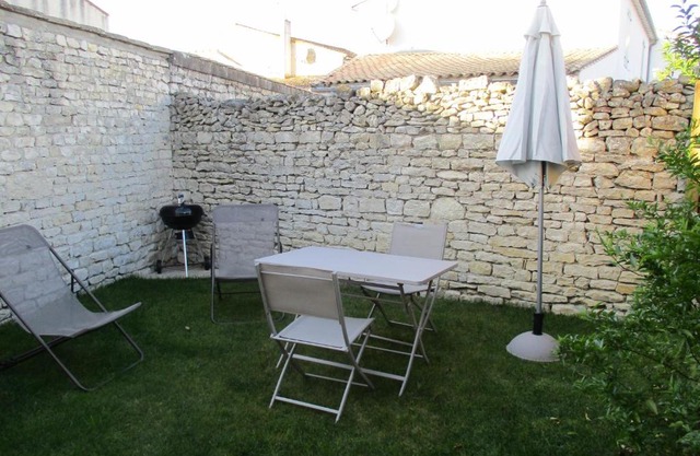 STUDIO 2 PERS PROCHE PLAGE ET COMMERCES