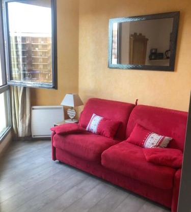 Studio 3 personnes idéalement situé, au pied des pistes et proche commerces