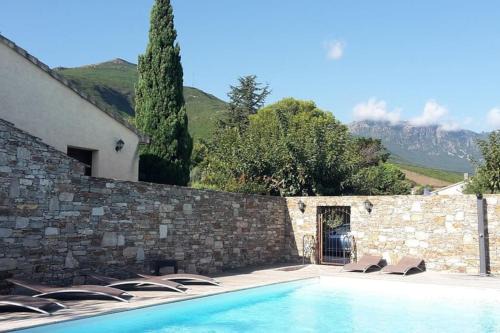 Studio 4 personnes avec piscine - Le petit Empereur