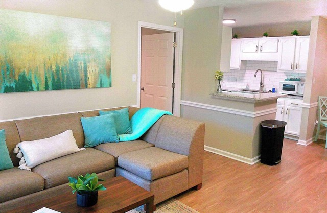 Studio 415 ~ Accessible 1st Floor with Self Check-in