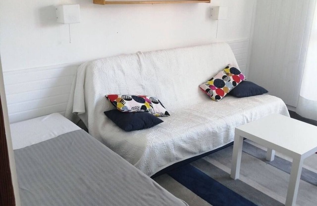 Studio 5/6 sleeps at Bois d'Aurouze 7th floor (linen not provided)