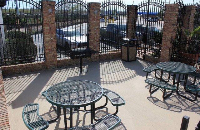 Studio 6 Houston, TX - East