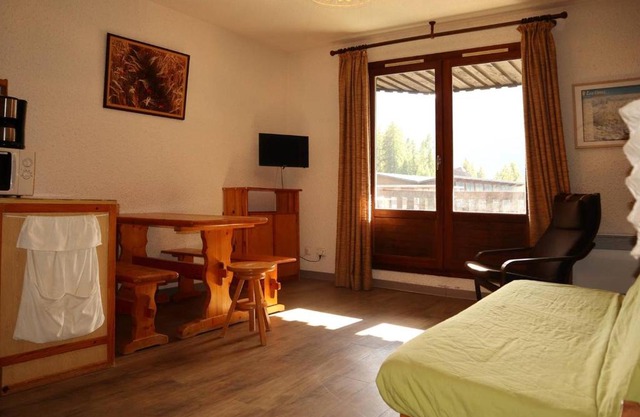 Studio 6 pers, sud, centre station, balcon, accès pistes - FR-1-322-133
