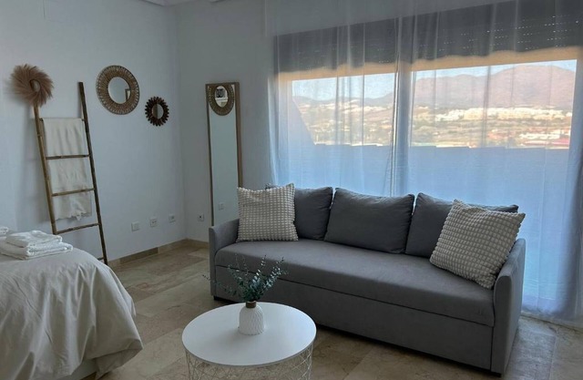 Studio Apartment 'Estudio San Luis De Sabinillas' with Shared Pool, Wi-Fi and Air Conditioning