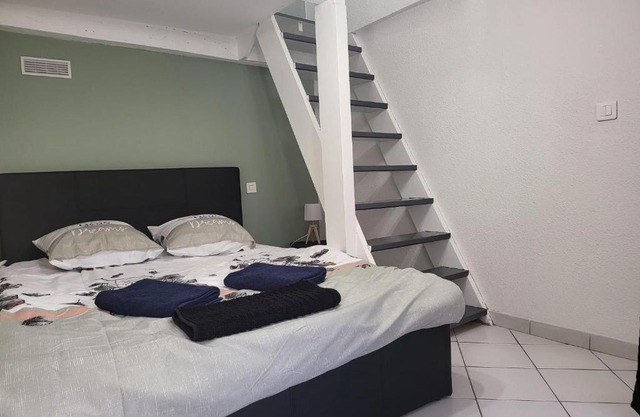 studio amande proche gare SNCF et commodités