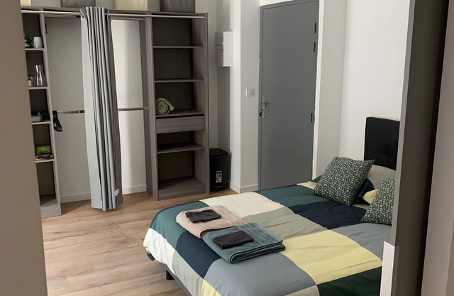 Studio Apartment '4' with Private Terrace, Shared Garden and Wi-Fi