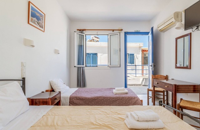 Studio Apartment 'Aegeo 1' with Sea View, Wi-Fi and Air Conditioning