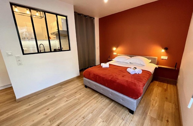 Studio avec grande terrasse et parking privatifs