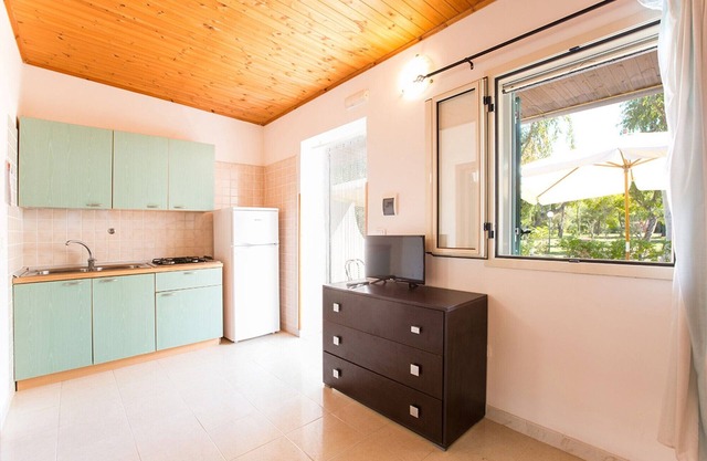 Studio 'Baia Falcone-Comfort Studio 205' with sea view, Wi-Fi and air conditioning