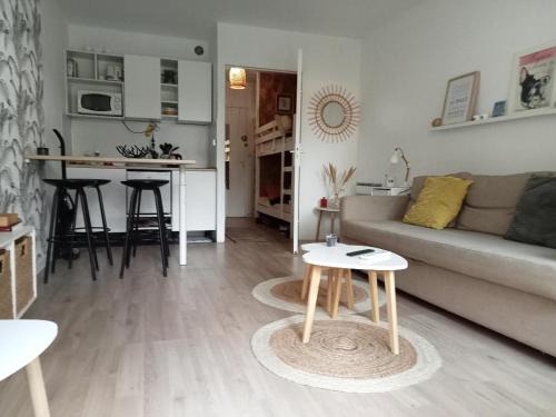 Studio cabine piscine sous les pins