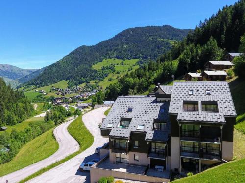 Studio cabine spacieux 4 pers, proche pistes et village, balcon et parking, Arêches-Beaufort - FR-1-342-295