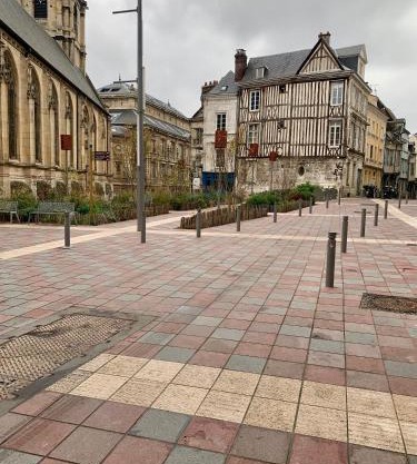 Studio centre ville -001