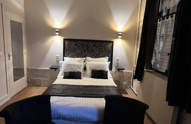 Studio Centre Ville Tout Confort Avec SDB Équipée Dune Baignoire Jacuzzi