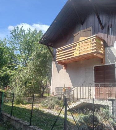 Studio confortable à Taninges, 25 m² avec vue sur jardin