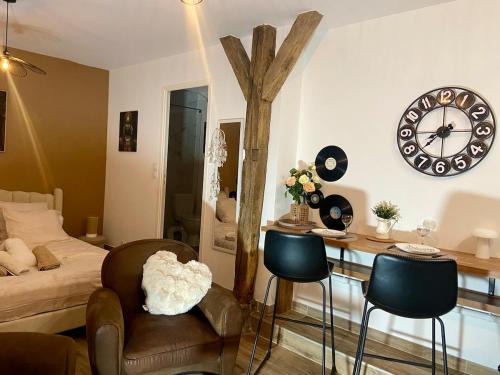 Studio Cosy dans les granges d un château accès spa